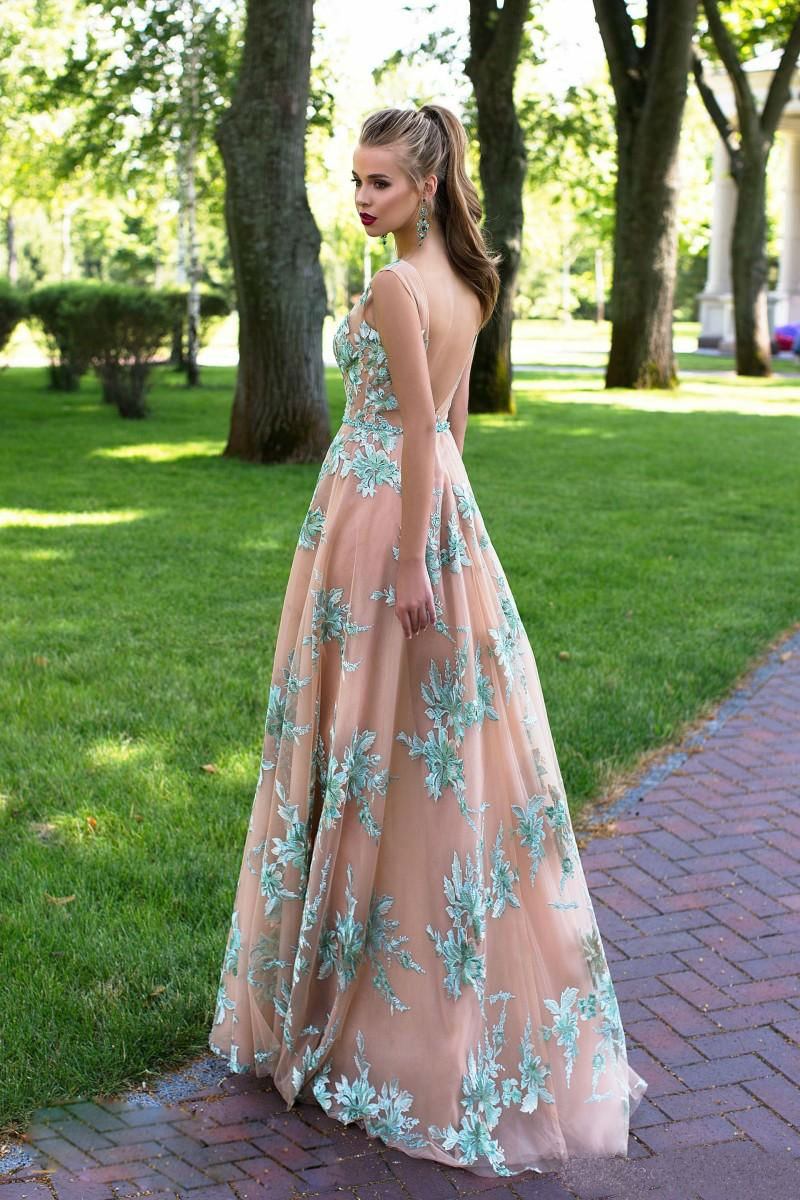 Daria Karlozi Vintage 2018 Prom Dress Sexy Backless Handmade Embroidery Beaded Design Prom Gowns A Line Floor Length Upscale Evening Dresses