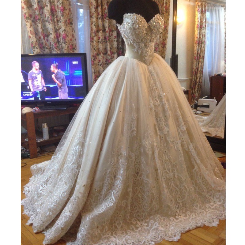 Luxury Crystal Beaded Sweetheart Wedding Dress Sparkly Sequins Lace Appliques Tulle Ball Gown Bridal Dress Custom Made Couture Wedding Dress, Black
Luxury Crystal Beaded Sweetheart Wedding Dress Sparkly Sequins Lace Appliques Tulle Ball Gown Bridal Dress Custom Made Couture Wedding Dress, Black