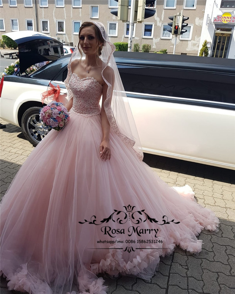 Princess Pink Ball Gown Wedding Dresses 2019 3D Floral Vintage Lace Plus Size Sequined Beaded Plus Size Arabic Quinceanera Bridal Gowns