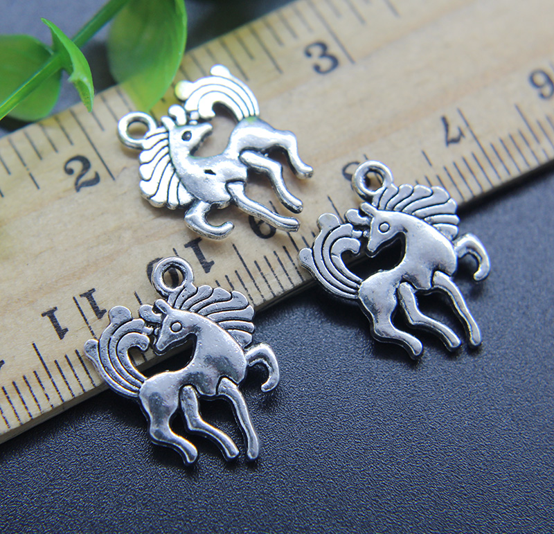 Wholesale 100pcs Horse Unicorn Alloy Charms Pendant Retro Jewelry Making DIY Keychain Ancient Silver Pendant For Bracelet Earrings 19*15mm
Wholesale 100pcs Horse Unicorn Alloy Charms Pendant Retro Jewelry Making DIY Keychain Ancient Silver Pendant For Bracelet Earrings 19*15mm