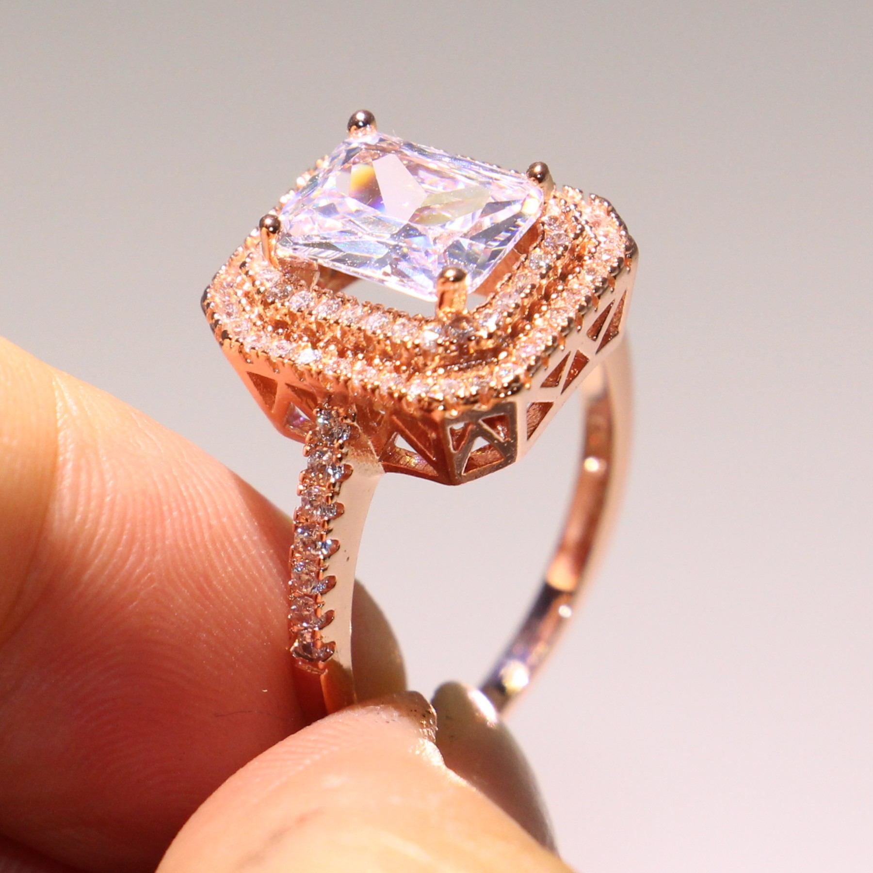 2018 New Arrival Sparkling Luxury Jewelry 925 Sterling Silver&Rose Gold Fill Princess Cut Topaz CZ Diamond Gemstones Wedding Band Ring Gift