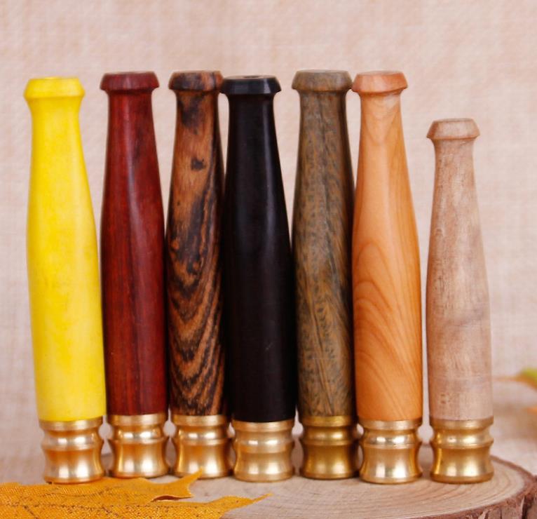 Smooth solid wood filter cigarette holder cigarette filter can clean single filter pipe mouth.
Smooth solid wood filter cigarette holder cigarette filter can clean single filter pipe mouth.