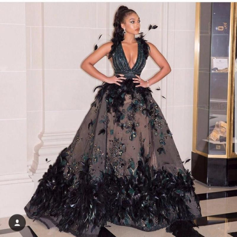 Amazing Black Feather Prom Dresses Sexy Deep V Neck Evening Gowns With Appliques Saudi Arabia Women Formal Wear Floor Length Party Dress