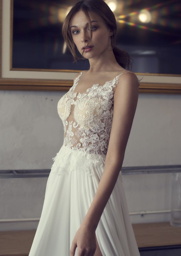 Riki Dalal Lace Wedding Dress Side Split Chiffon Sheer Jewel Neck Hollow Back Sweep Train Country Wedding Gowns Sleeveless Boho Bridal Dress
