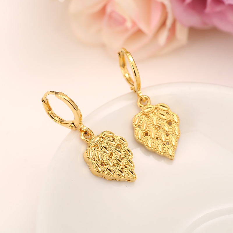 GOLD SMALL leaves Earrings for Women/Girls Gold Color leaves PENDNAT Earing Jewelry Gifts African,Indonesia,Nigeria,Congo,Arab Earring, Golden;silver
GOLD SMALL leaves Earrings for Women/Girls Gold Color leaves PENDNAT Earing Jewelry Gifts African,Indonesia,Nigeria,Congo,Arab Earring, Golden;silver