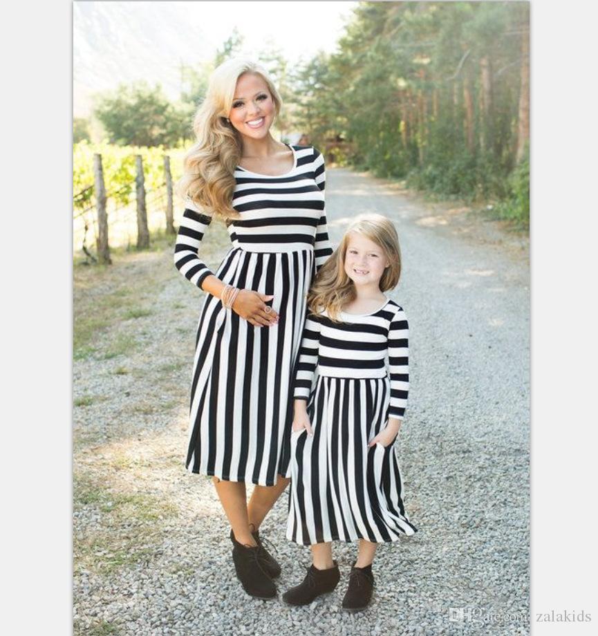 2018 New Top Quality Summer Matching Outfits Kids Clothing Stripe long Sleeve Casual Mother Daughter Dresses Clothes, Message us color
2018 New Top Quality Summer Matching Outfits Kids Clothing Stripe long Sleeve Casual Mother Daughter Dresses Clothes, Message us color