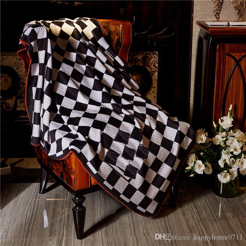 Luxury classic printed blanket shawl Microfiber Fabric material thickening Christmas home textile decorative blanket 2021 new
Luxury classic printed blanket shawl Microfiber Fabric material thickening Christmas home textile decorative blanket 2021 new