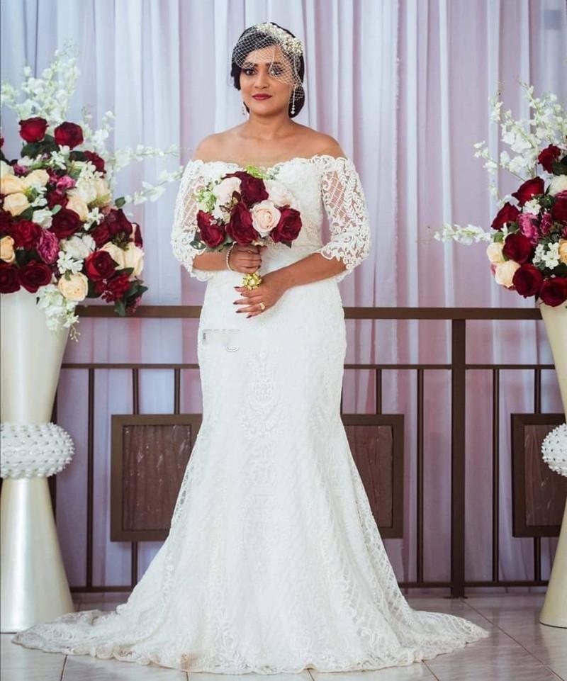 African Plus Size Wedding Dresses Off The Shoulder Lace Appliques Sweep Train Dubai Arabic Mermaid Wedding Dress Long Sleeve Bridal Gowns