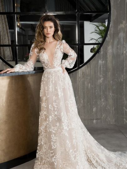A Line Beach Wedding Dresses Deep V Neck Backless Sweep Train Lace Applique Bohemian Bridal Dress Illusion Elegant Boho Wedding Gowns
