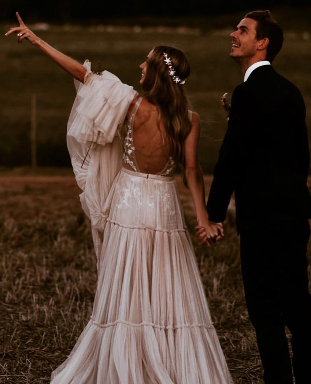 Bohemian Dresses Deep V Neck Sweep Train Sexy Backless Lace Appliques Vintage Bridal Gowns Custom Made Plus Size Wedding Dress
