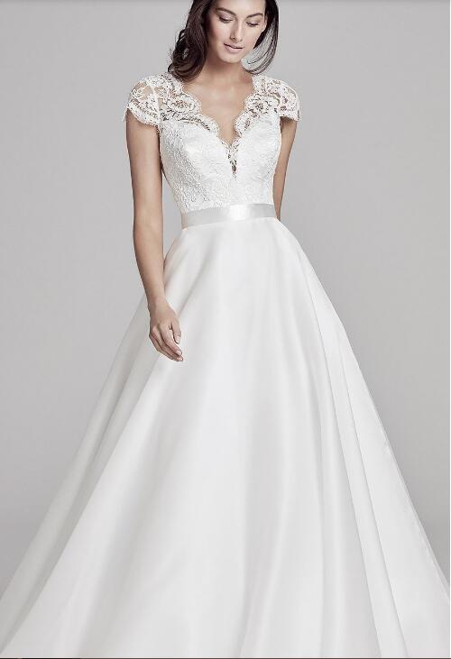2019 Lace V Neck Wedding Dress Short Cap Sleeves Satin Backless Bridal Gowns Plus Size Wedding Dresses D891102