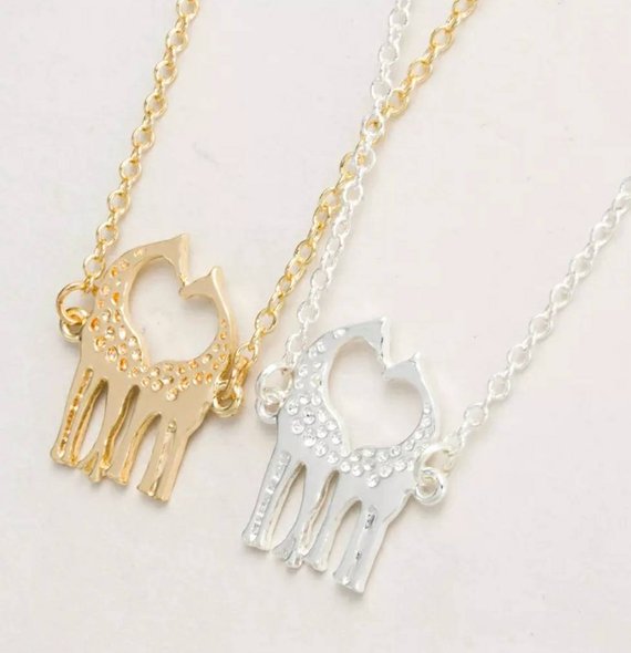 5PCS Cute Heart Loving Giraffes Necklace Simple lovely Twin Baby Deer Elk Necklace Animal Jewelry for Couples
5PCS Cute Heart Loving Giraffes Necklace Simple lovely Twin Baby Deer Elk Necklace Animal Jewelry for Couples