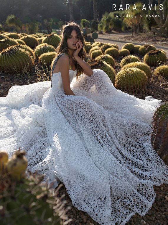 New Boho Lace Wedding Dresses Spaghetti Backless Wedding Bridal Gowns Sweep Train A Line Bohemian Beach Wedding Dress abiti da sposa