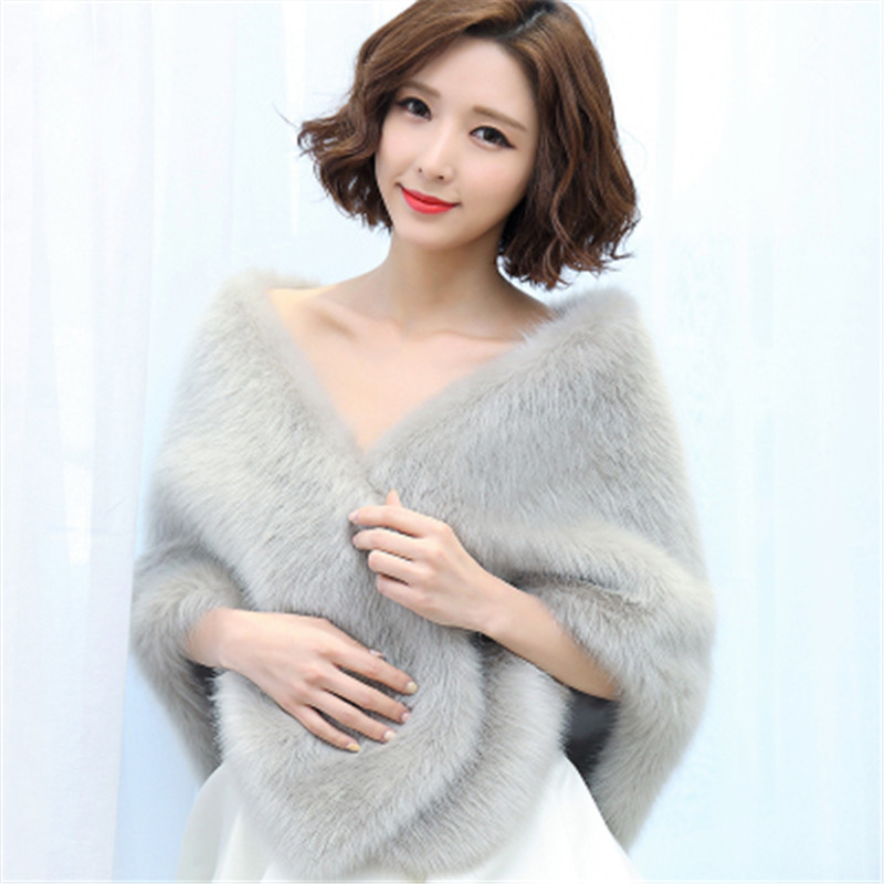 2018 Cheap Elegant White Red Black Grey Warm Bolero Warm Bridal Cape Winter Fur Women Jacket Bridal Cloaks Party Wedding Coat BS04
2018 Cheap Elegant White Red Black Grey Warm Bolero Warm Bridal Cape Winter Fur Women Jacket Bridal Cloaks Party Wedding Coat BS04