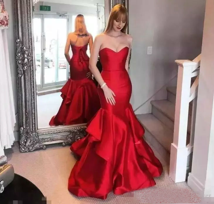 Red Sweetheart Mermaid Evening Dresses Elastic Satin Tiered Ruffles Lace Up Back Sweep Train Prom Dress Runway Fashion