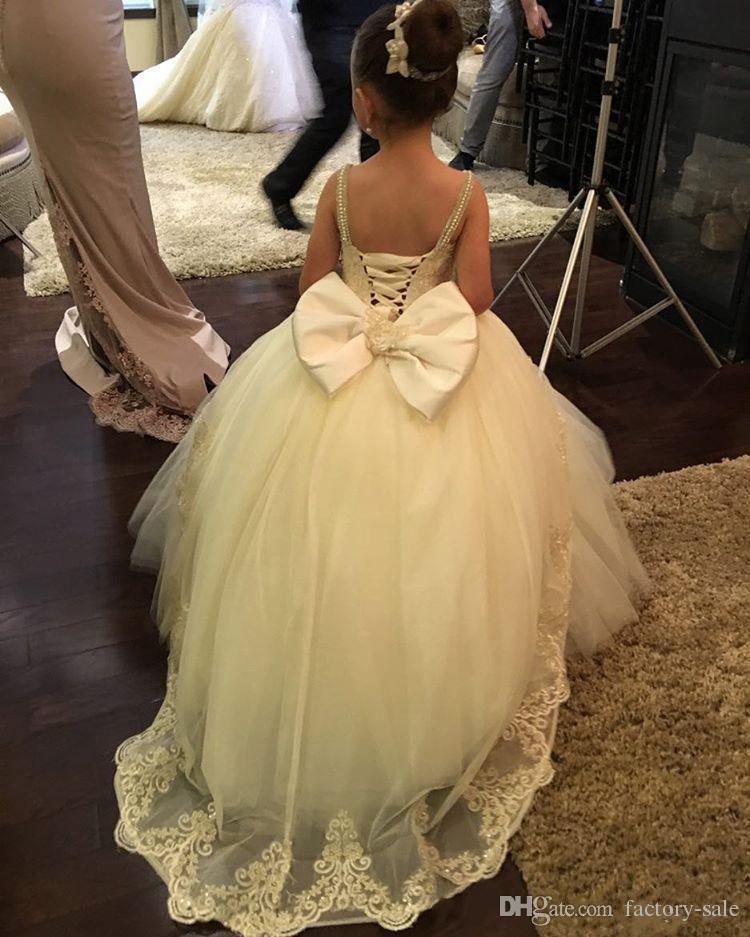 Flower Girl Dresses Vintage Wedding Party Lace Bateau Neck Chapel Train Tutu Child First Holy Communion Dress