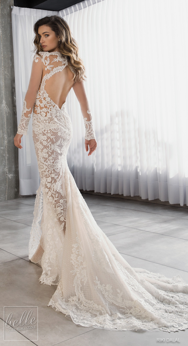 Mermaid Dresses Lace Appliqued Deep V Neck Illusion Feather Sweep Train Long Sleeve Country Bridal Dress Plus Size Wedding Gowns