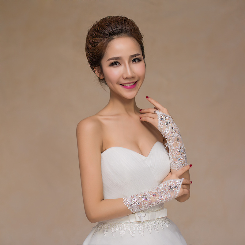 Modern Wedding Gloves Lace with Beads Women Bridal Party Glove Short White Fingerless Wedding Gloves of Wedding Accessories