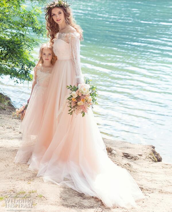 2018 Fall Lace Long Sleeves Wedding Dress With Off Shoulder Floral Applique Beads Tulle Bridal Gowns Customized Cheap Wedding Dresses B.N