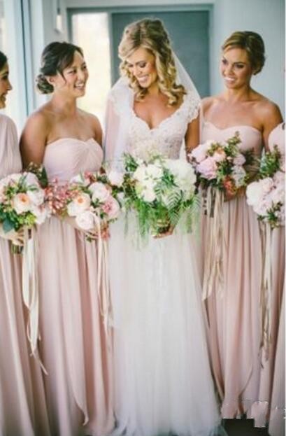 New Design Hippie Style Bohemian Beach Wedding Dresses For Weddings V Neck Cap Sleeves Backless Lace Appliques Country Bridal Gowns