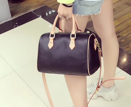 Hight quality leather speedy bag white Damier and brown flower color 25 30 35cm with or no strap with key lock inside canvas shoulder bags, Brown plaid
Hight quality leather speedy bag white Damier and brown flower color 25 30 35cm with or no strap with key lock inside canvas shoulder bags, Brown plaid