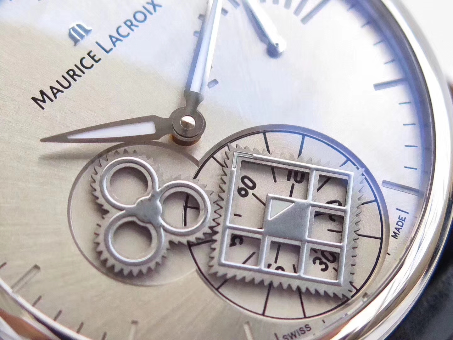 43mm cool unique Masterpiece MP7158-SS001-301-1 Square Wheel Stainless Steel AMF Best Edition A.ML156 Hand Wound mechanical men watch, White
43mm cool unique Masterpiece MP7158-SS001-301-1 Square Wheel Stainless Steel AMF Best Edition A.ML156 Hand Wound mechanical men watch, White