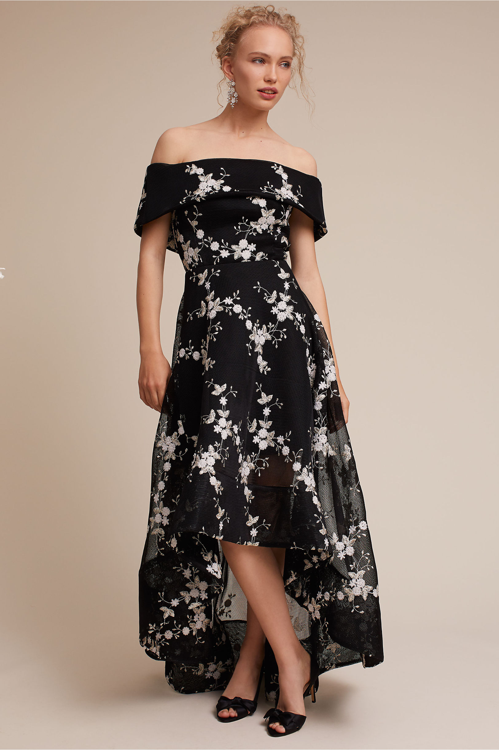 Elegant Prom Dresses A Line Off The Shoulder Tulle Appliques High Low Floor Length Evening Gowns Women Formal Occasion Wear