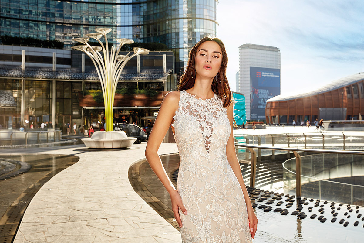 Champagne Lace Mermaid Wedding Dresses Jewel Neck Lace Appliques Sweep Train Boho Wedding Gowns Sexy Back Plus Size Country Bridal Dress