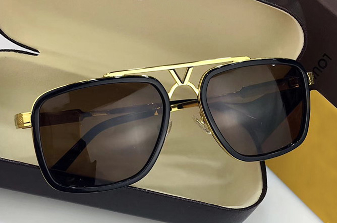 Women Stud Pilot Sunglasses Gold Brown Gradient len Sunglass the party Fashion Sunglasses New with box NUML182125
Women Stud Pilot Sunglasses Gold Brown Gradient len Sunglass the party Fashion Sunglasses New with box NUML182125