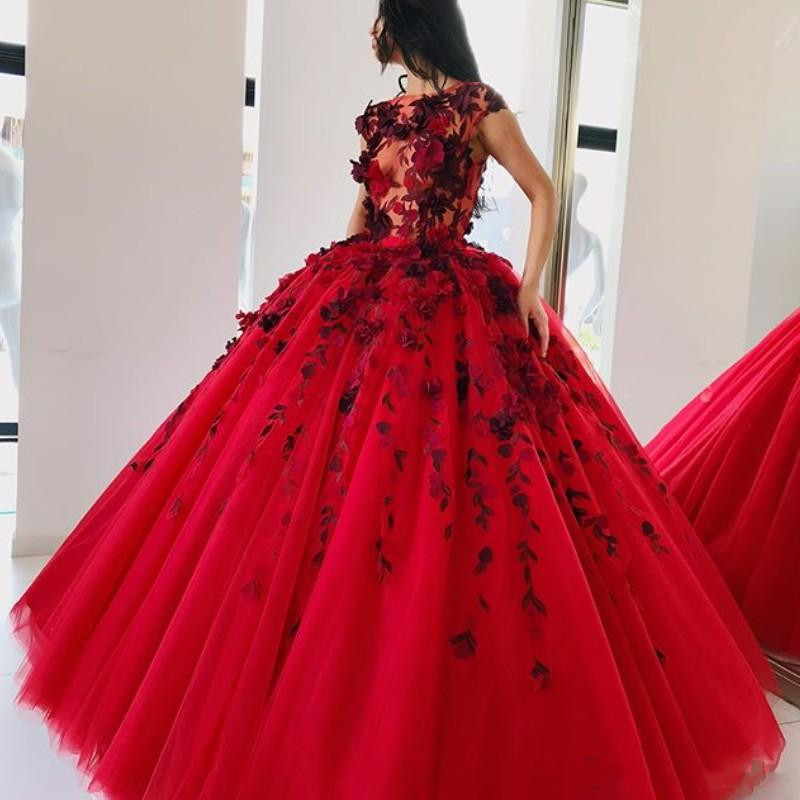 Ravishing Ball Gown Quinceanera Dresses Petals Applique Cap Sleeve Evening Gowns Glamorous Tulle Prom Dress Dubai Formal Evening Wear