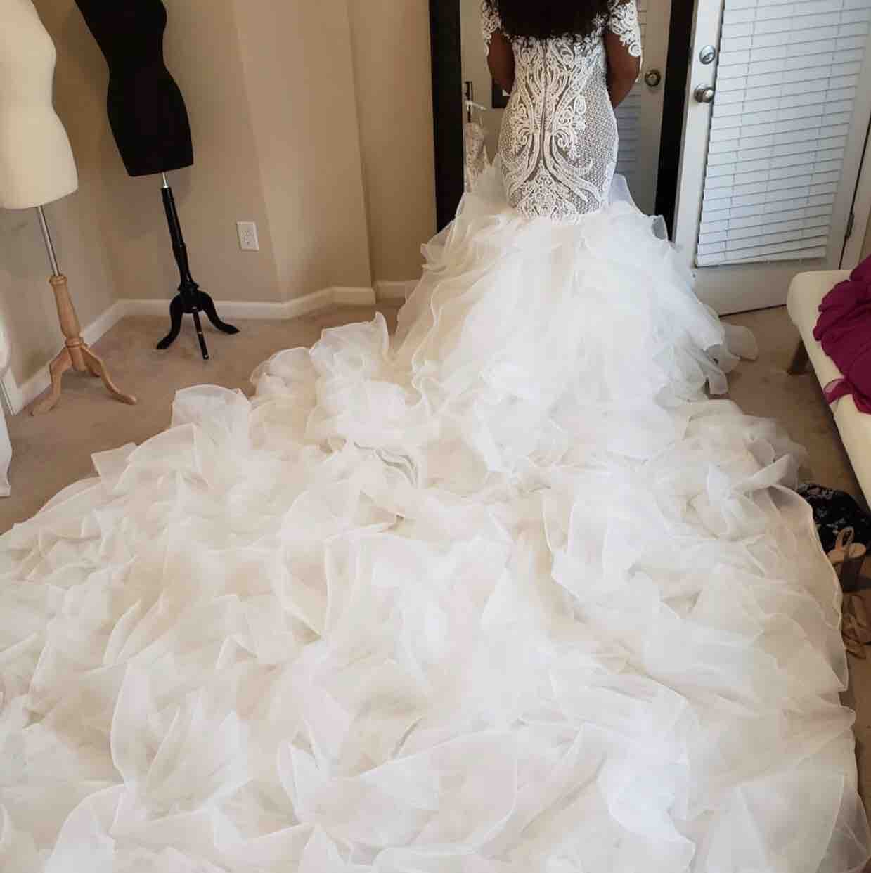 Plus Size 2019 New Mermaid Wedding Dresses Long Sleeves Lace Appliques Ruffles Tiered Skirt Bridal Gowns Garden Vestidos De Mariee Custom