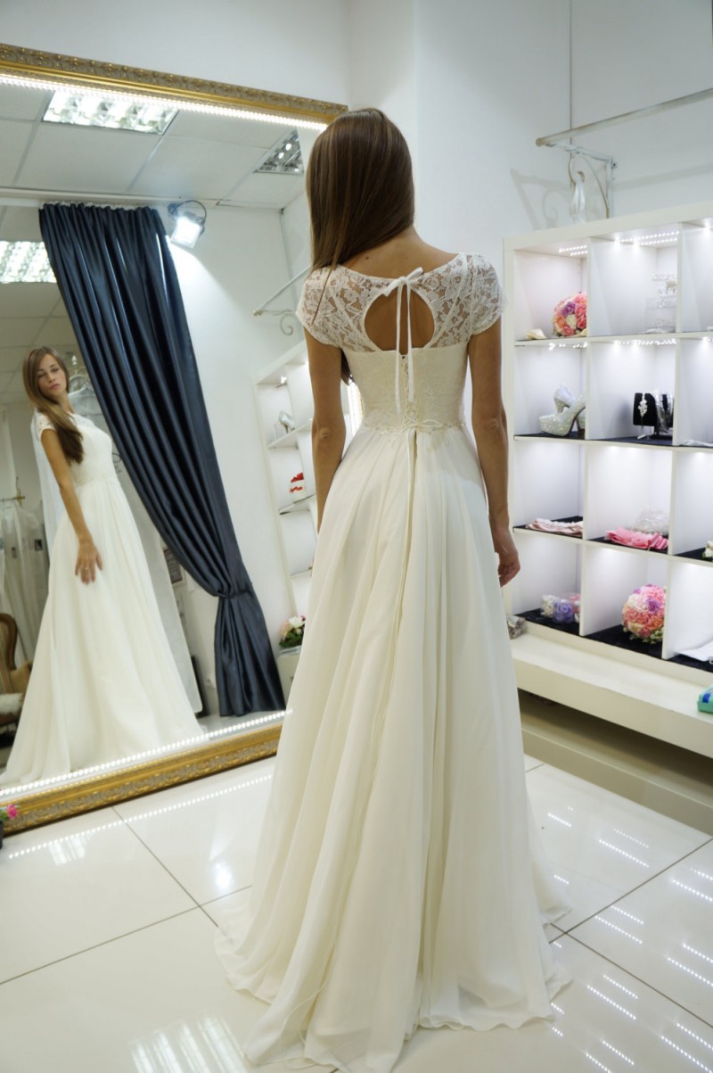 Bohemia A Line Beach Wedding Dresses Cap Sleeves Lace Appliqued Boho Bridal Gowns Sweep Train Chiffon vestido de novia