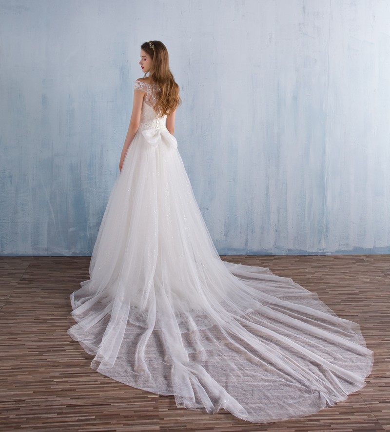 2018 Sheer Bateau Neck Wedding Dress Elegant Tulle Lace Applique Shining Sequins Bridal Gowns With Detachable Skirt