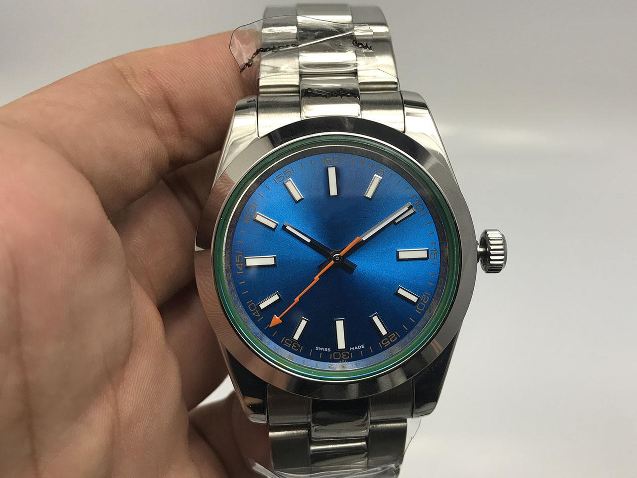 Mens Watches Self-Winding Mechanical Movement 1164GV Blue Dial Sapphire Glass Concealed Folding Crown Clasp Men Watches 40MM, Slivery;brown
Mens Watches Self-Winding Mechanical Movement 1164GV Blue Dial Sapphire Glass Concealed Folding Crown Clasp Men Watches 40MM, Slivery;brown