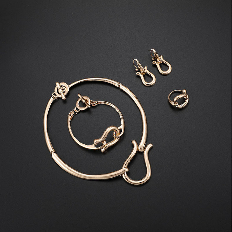 Luxury 18K Gold Plated Bride Wedding Jewelry Sets Fashion Women High Grade Geometric Alloy 4-Piece Set Party Jewelry
Luxury 18K Gold Plated Bride Wedding Jewelry Sets Fashion Women High Grade Geometric Alloy 4-Piece Set Party Jewelry