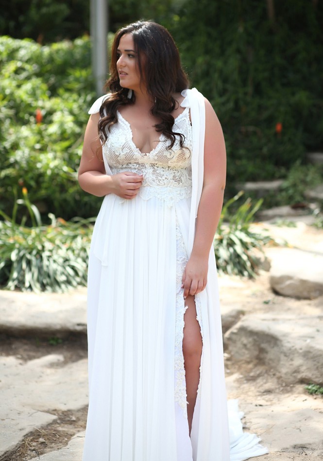 Lace Stylish Plus Size Beach Wedding Dresses V Neck Side Split Bohemian Bridal Gowns A E Sweep Train Chiffon Boho Robe De Mari E