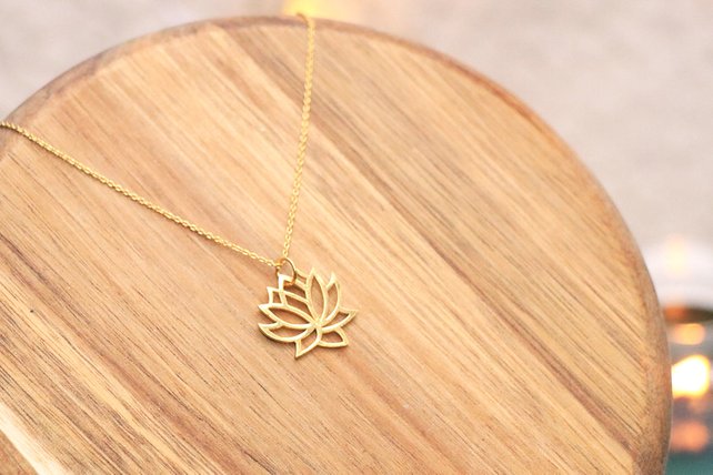 30PCS personalized pretty metal flowers necklace Yoga petal Necklace plant flower lotus necklaces Lotos Necklaces