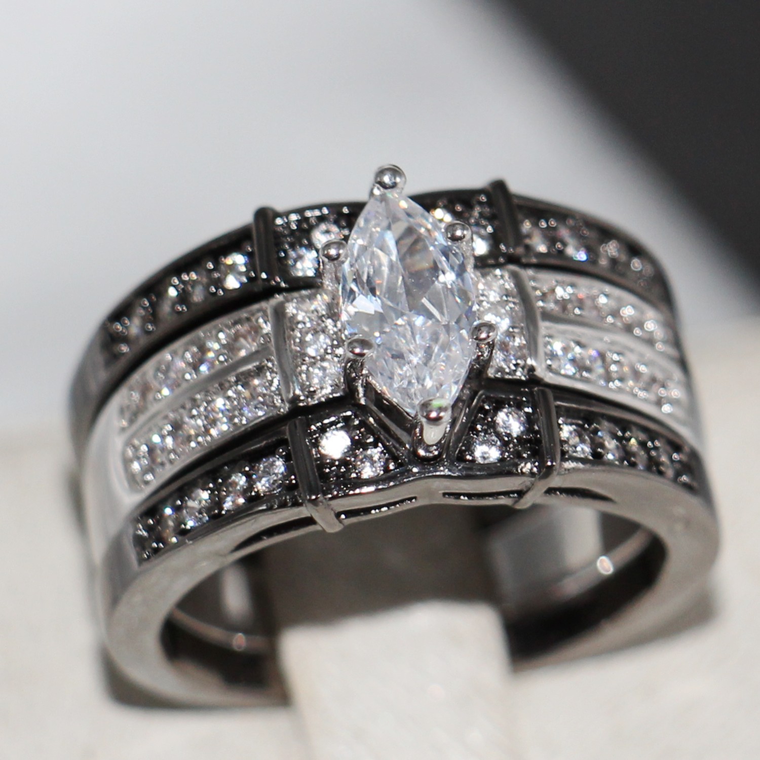 Vintage Fashion Jewelry High Quality 14KT White&Black Gold Filled Marquise CZ Diamond Topaz Gemstones 3 IN 1 Wedding Couple Ring Set Gift