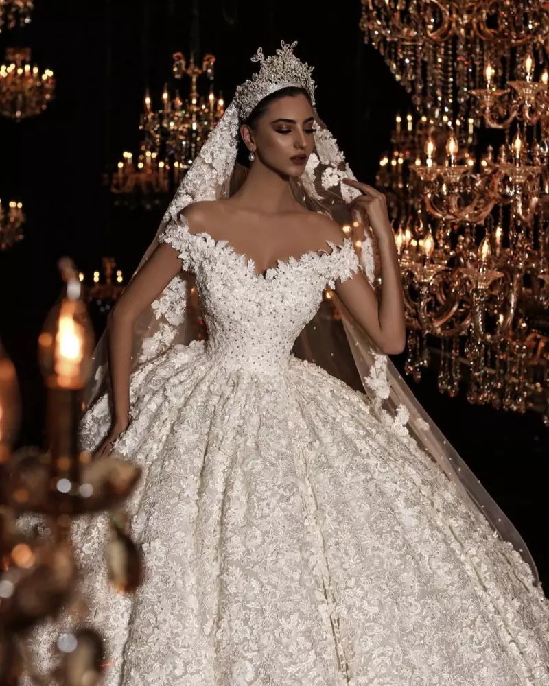 Applique Beads Ball Gown Wedding Dresses Lace Off The Shoulder Sweep Train Plus Size Bridal Gowns Puffy Vestido De Novia With Veils