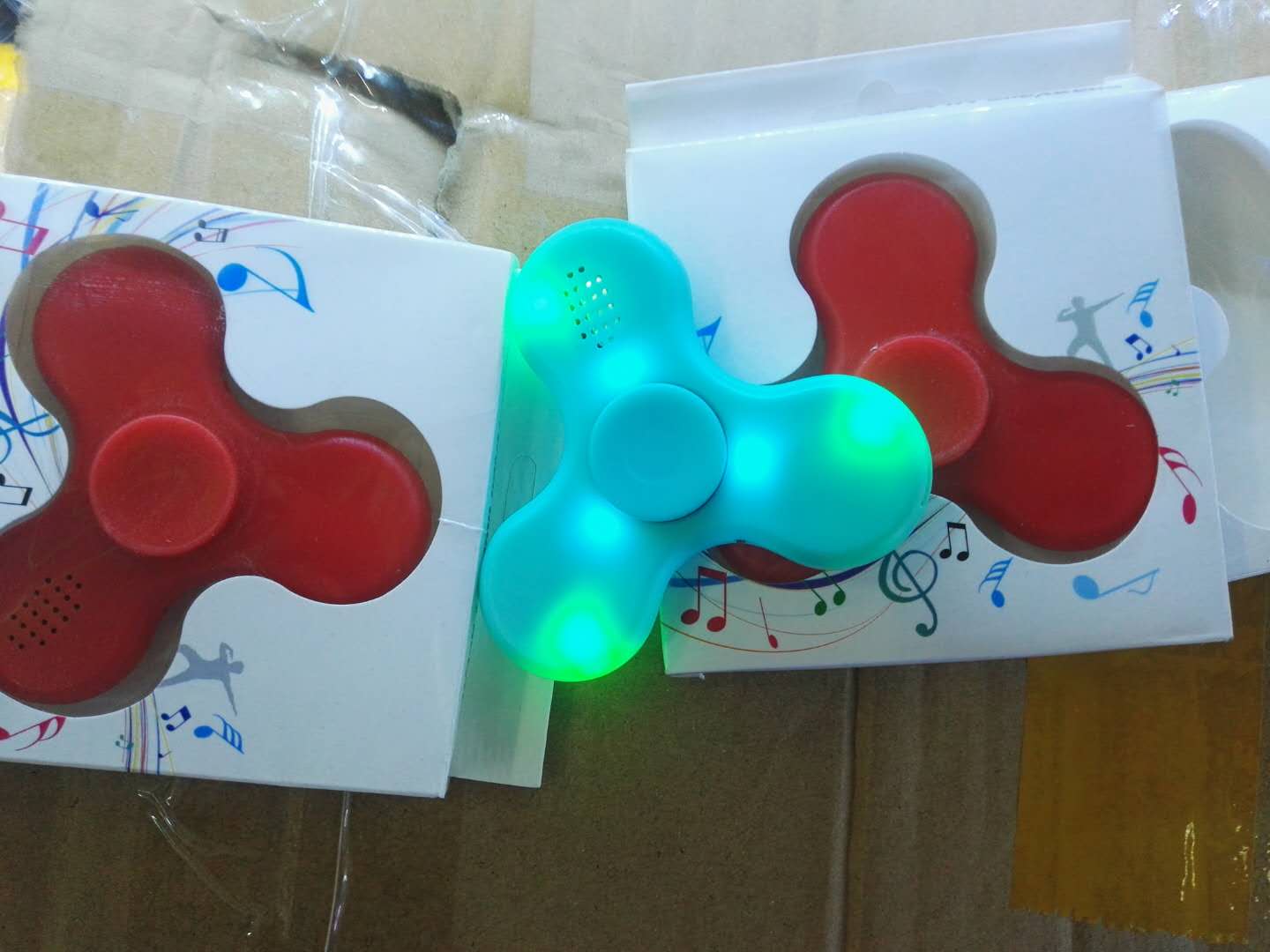 Fashion Bluetooth Speaker Hand Spinner LED Light A Rechargeable Relieve Stress Hand Finger Music Gyro Fingertip Toys
Fashion Bluetooth Speaker Hand Spinner LED Light A Rechargeable Relieve Stress Hand Finger Music Gyro Fingertip Toys