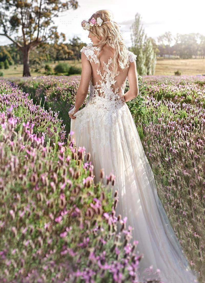 Vintage Bohemia Beach A Line Wedding Dresses Cap Sleeves Lace Appliqued Boho Bridal Gowns Plus Size Country Wedding Dress