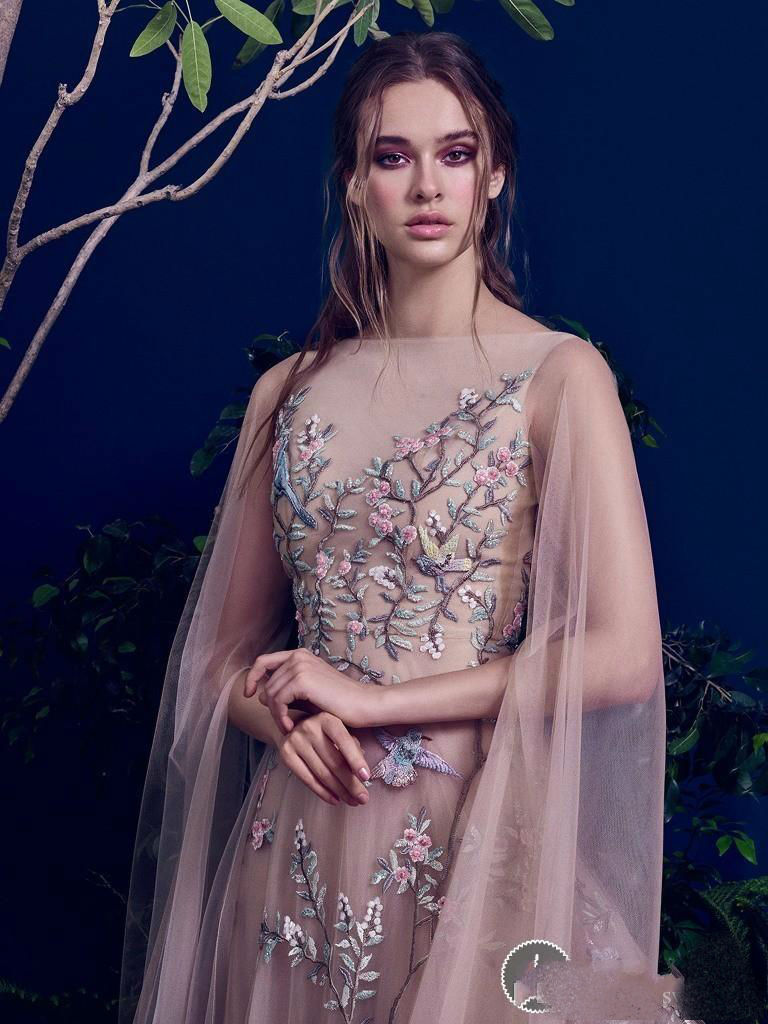 Prom Dress High Quality Handmade Embroidery Design Tulle Evening Dresses Vintage Sweep Train Robe de mariée