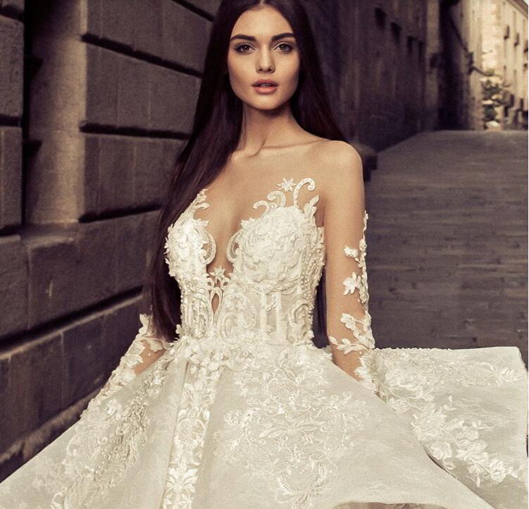 Upscale Custom Made Wedding Dress Sheer Long Sleeves Lace Sweetheart Appliques Bridal Gowns Tiered Ruffles Chapel Wedding Dresses
