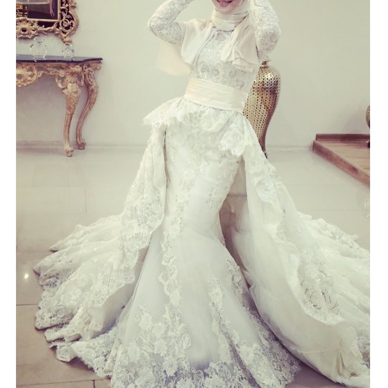 Glamorous Saudi Arabia Wedding Dresses Beaded Lace Applique Long Sleeves Mermaid Bridal Dress With Overskit 2018 Fashion Muslim Wedding Gown