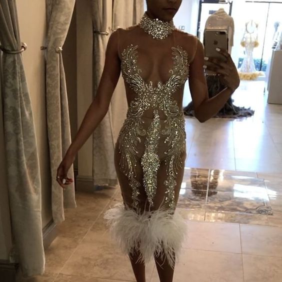 Evening dress Yousef aljasmi Kim kardashian High collar Beaded Feather Above keneee Almoda gianninaazar ZuhLair murad Ziadnakad, Same with picture
Evening dress Yousef aljasmi Kim kardashian High collar Beaded Feather Above keneee Almoda gianninaazar ZuhLair murad Ziadnakad, Same with picture