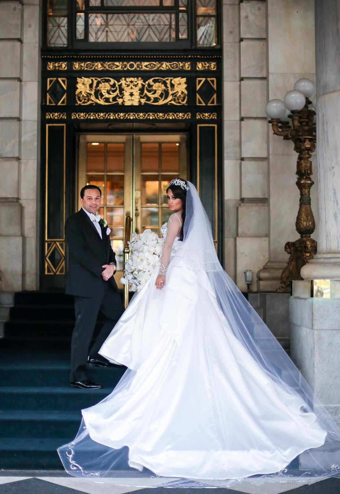 Luxury Queen 2019 Ball Gown Wedding Dresses Beads Plus Size Long Sleeves Bridal Gowns Country Sweep Train Satin Wedding Dress