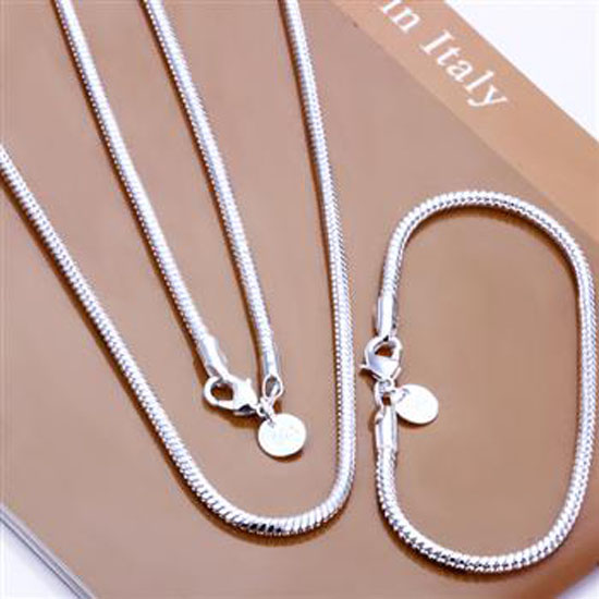 Fashion 925 Sterling Silver Set Solid Snake Chain 3MM Men Women Bracelet Necklace 16"-24inch jewelry Link Italy 2018Hot sale New S076
Fashion 925 Sterling Silver Set Solid Snake Chain 3MM Men Women Bracelet Necklace 16"-24inch jewelry Link Italy 2018Hot sale New S076