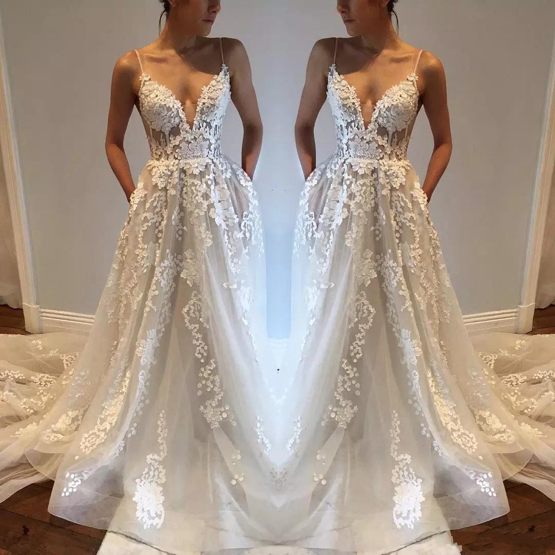 Line Sexy A Lace Dresses Spaghetti Straps Applique Backless Court Train Vintage Wedding Party Gowns Bridal Dress Custom pplique