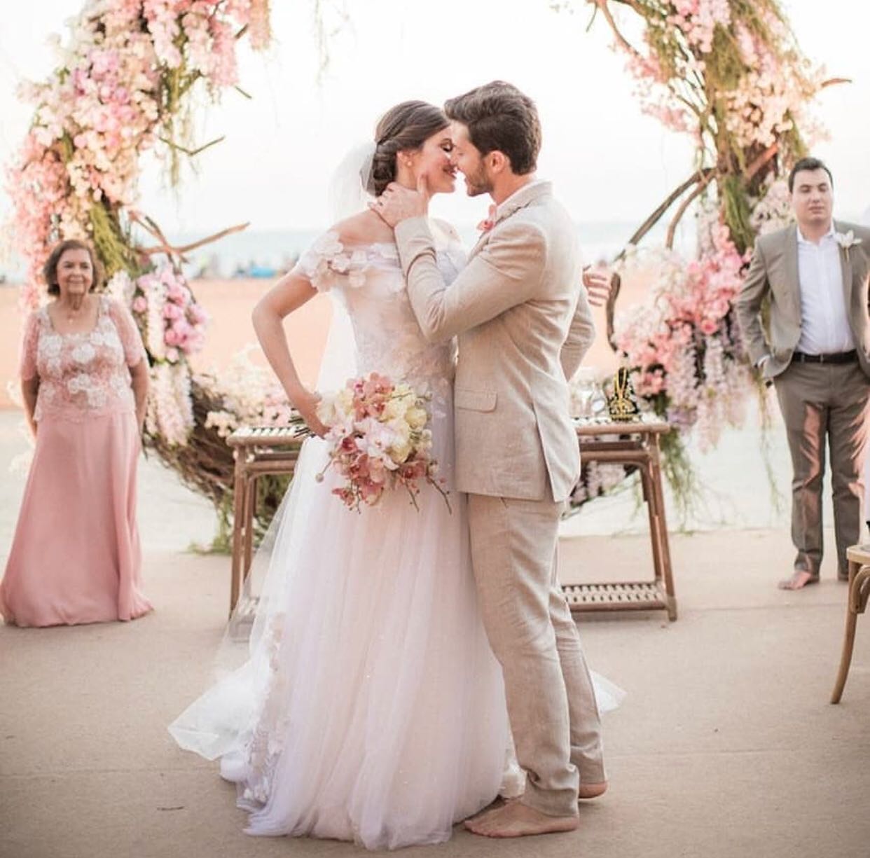 Camila Queiroz 3D Floral Appliques A Line Wedding Dresses Bridal Gowns 2022 Spring Romantic Bateau Neck Flowers Lace Long Ivory White Tulle Bride Dres