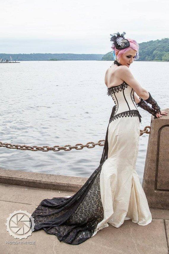 Goth Gothic Bridal Steampunk Gown Halloween Wedding Sweetheart Lace Up Back Sweep Train Satin robe de mariée Sweep Train Plus Size Dress